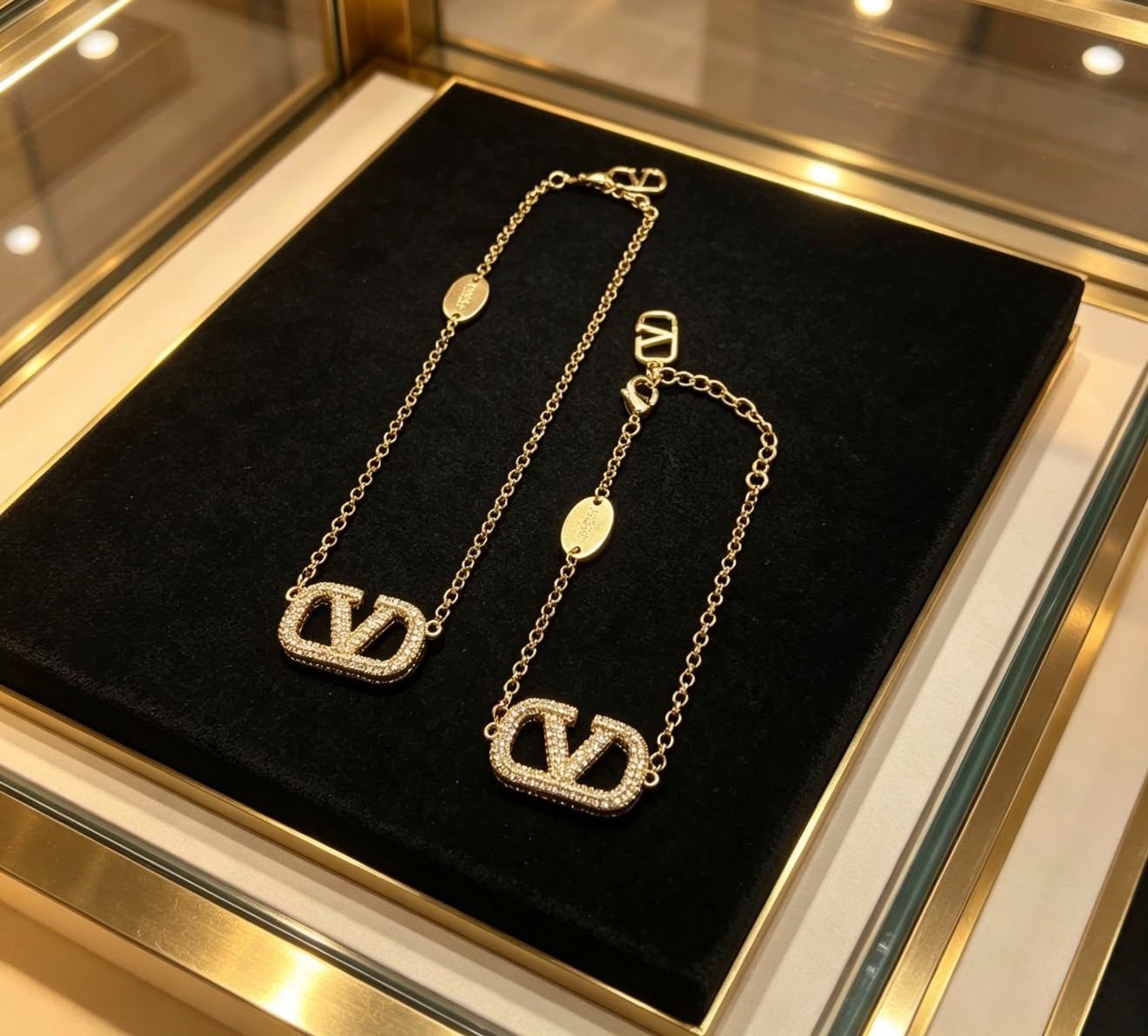  , , Valentino 5点 set Valentino Necklace & Bracelet Set UAE | AED 120 | ZAIF DXB